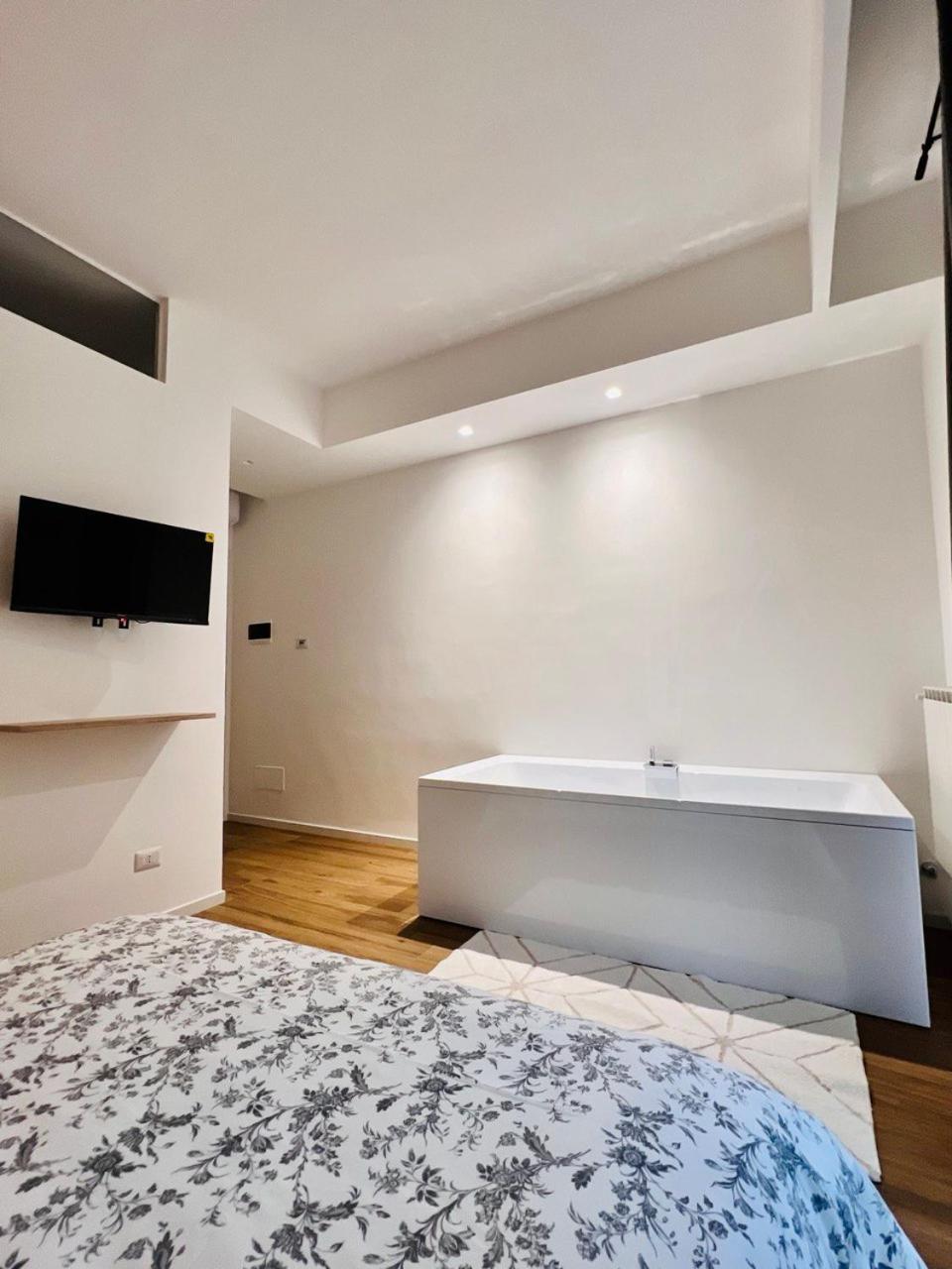 Finella Charming Rooms Bari Exterior photo